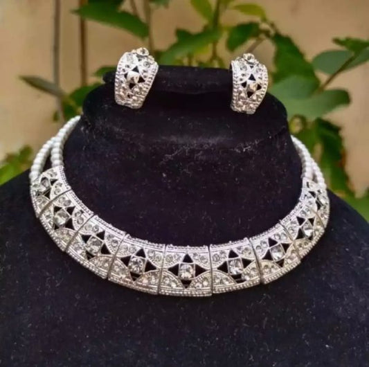 Elegant Look Silver Necklace With Stylish Earrings